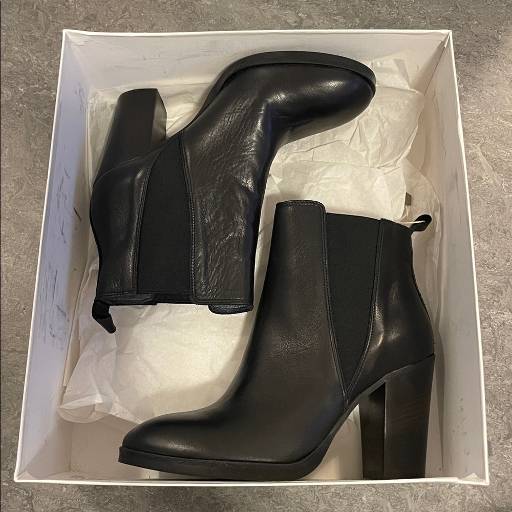 TSD12 Twelve Shoes Division Black Leather Ankle Boots